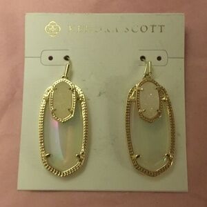 Kendra Scott “Emmy” Earrings